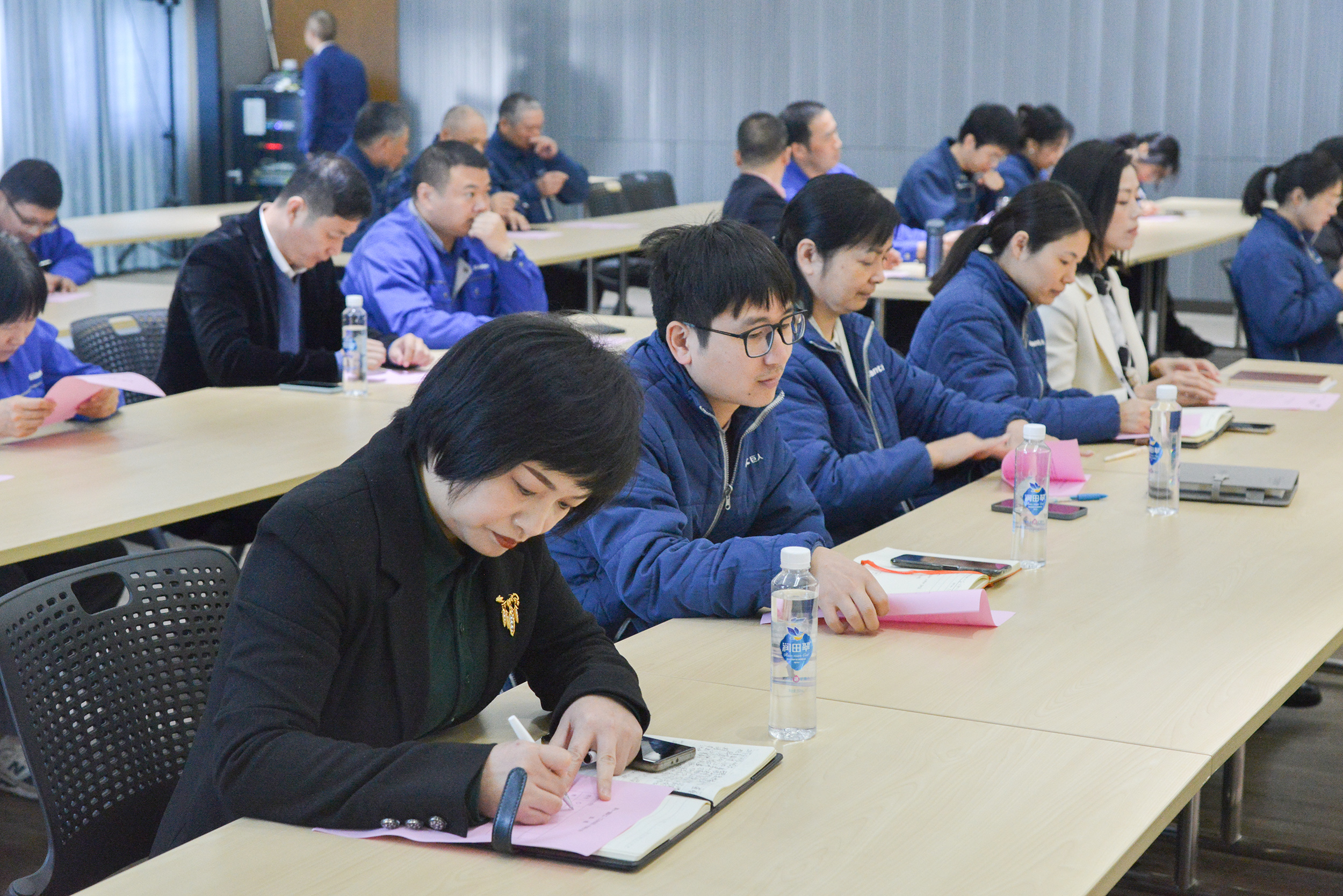 共建幸福家園 同創(chuàng)美好明天——巨人集團(tuán)第十一屆職代會(huì)召開