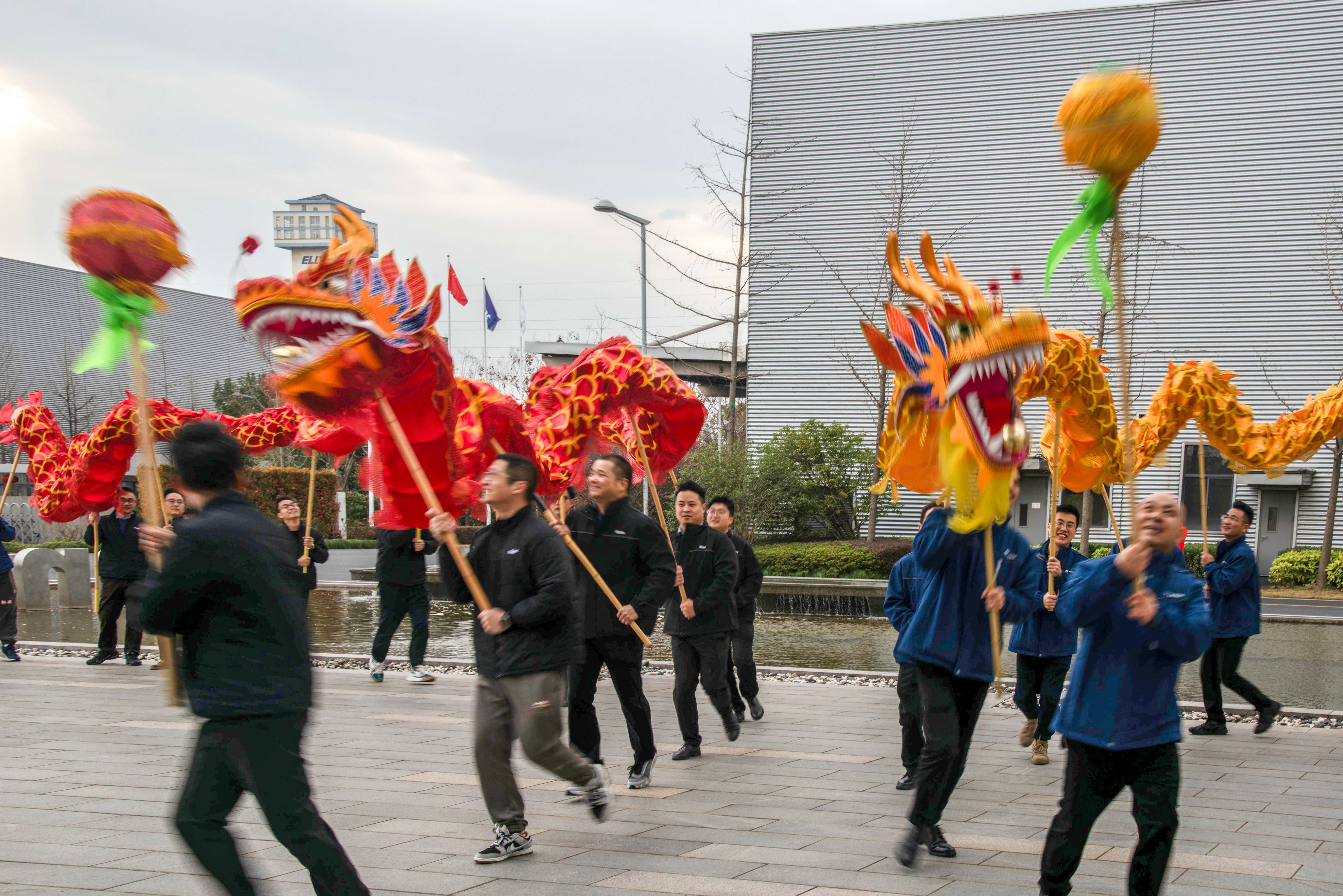 祥龍騰飛迎開(kāi)工 春到巨人工業(yè)園 祥龍騰飛迎開(kāi)工 春到巨人工業(yè)園