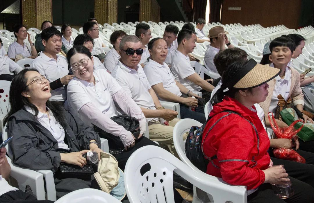 熱辣滾燙 揚(yáng)帆未來(lái)——巨人集團(tuán)公司團(tuán)建之旅 熱辣滾燙 揚(yáng)帆未來(lái)——巨人集團(tuán)公司團(tuán)建之旅