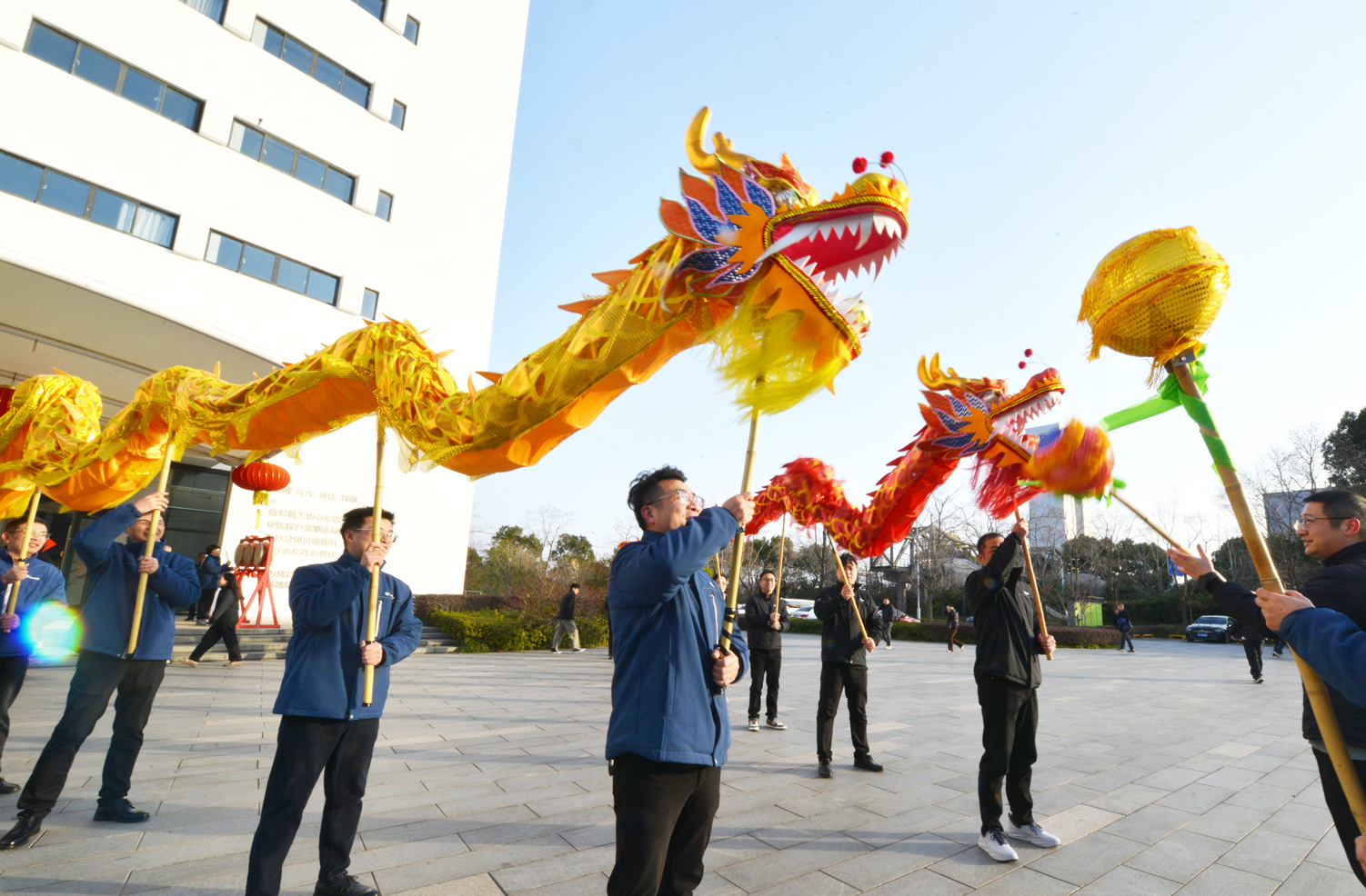 祥蛇映春暉 新歲啟新程——巨人工業(yè)園喜迎開(kāi)工