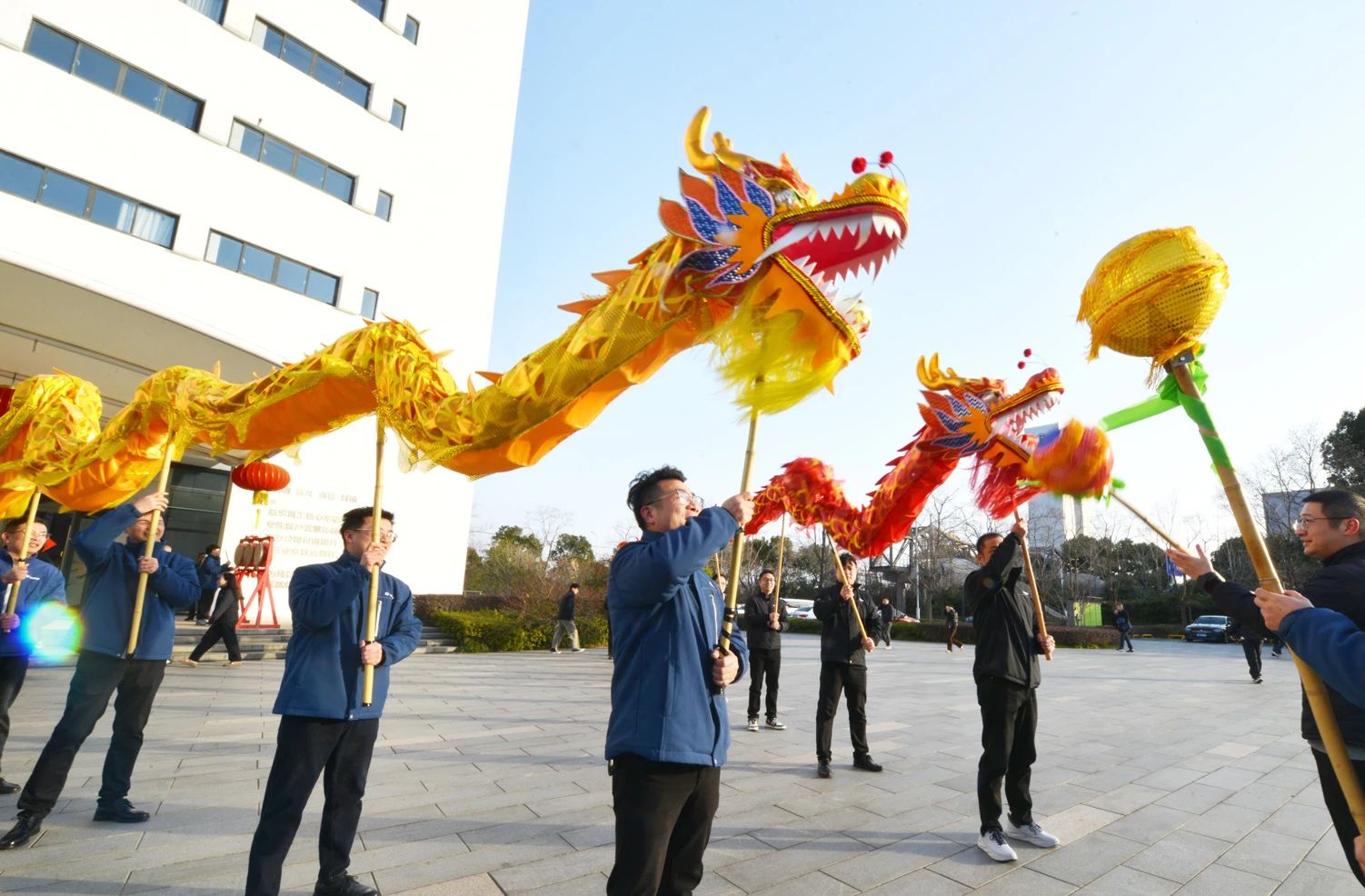 祥蛇映春暉 新歲啟新程——巨人工業(yè)園喜迎開工 祥蛇映春暉 新歲啟新程——巨人工業(yè)園喜迎開工