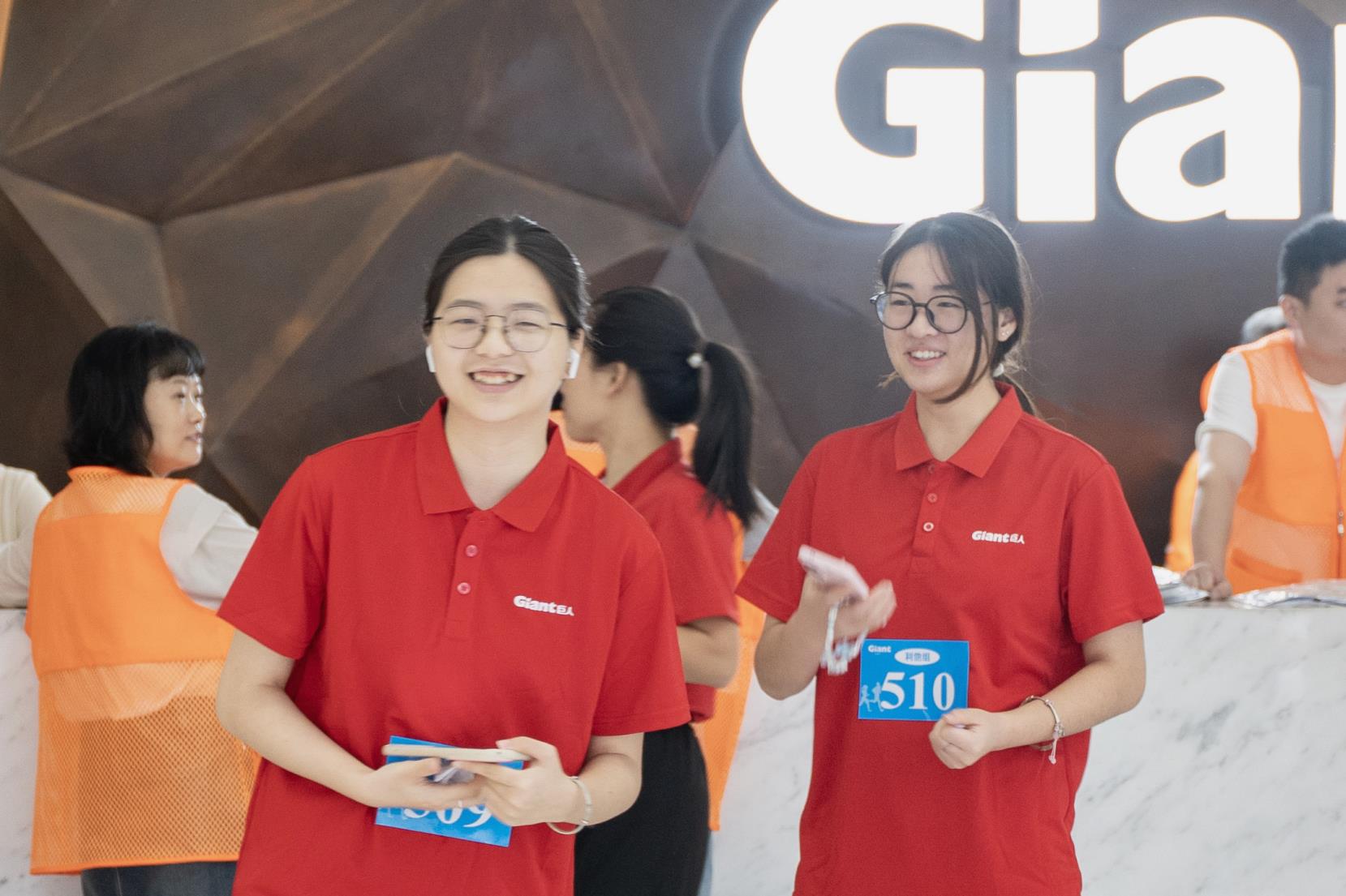 塔下再聚首 攀登勢(shì)正雄——巨龍電梯試驗(yàn)塔第六屆登高跑開賽 塔下再聚首 攀登勢(shì)正雄——巨龍電梯試驗(yàn)塔第六屆登高跑開賽