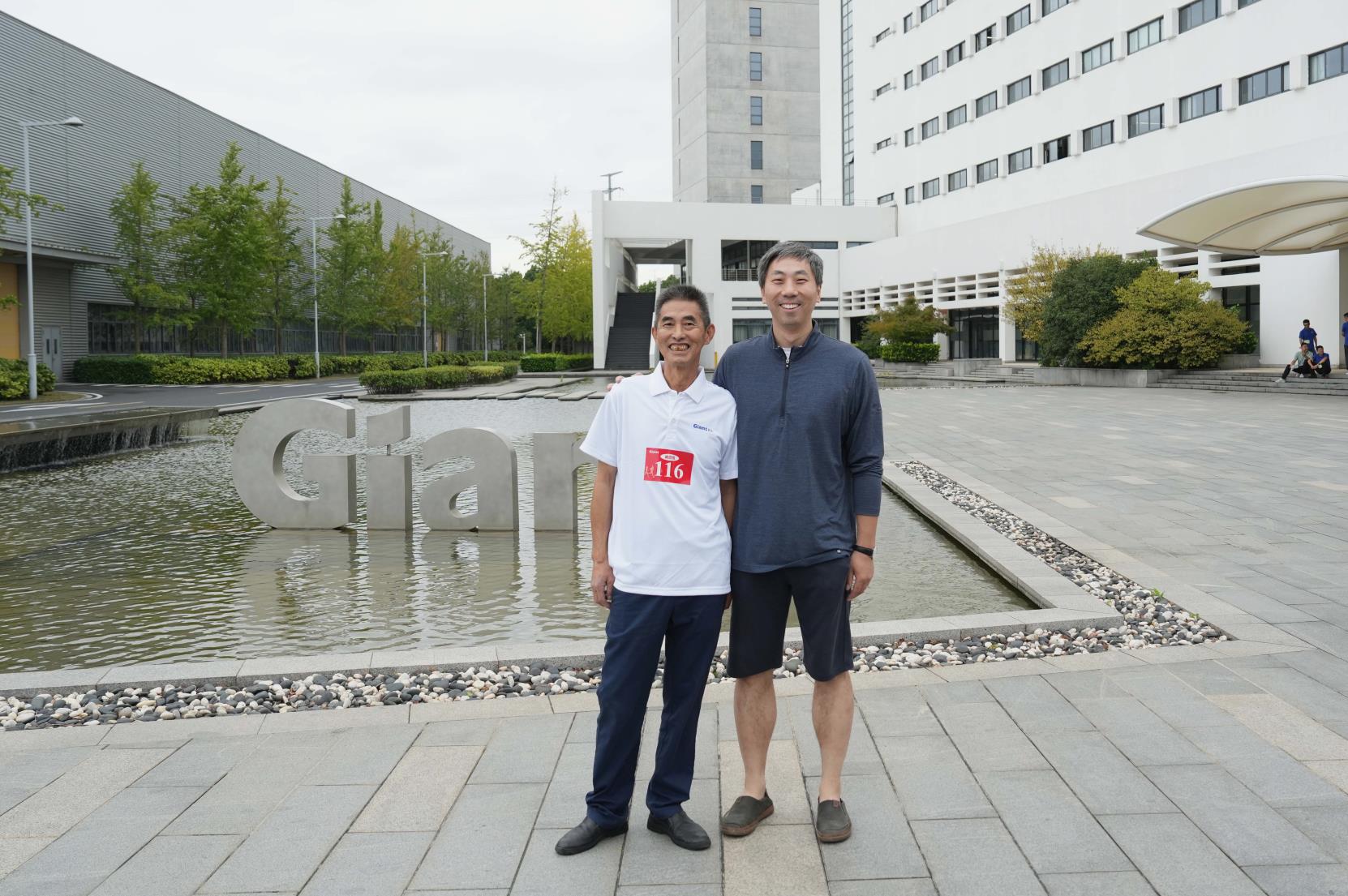 塔下再聚首 攀登勢(shì)正雄——巨龍電梯試驗(yàn)塔第六屆登高跑開賽 塔下再聚首 攀登勢(shì)正雄——巨龍電梯試驗(yàn)塔第六屆登高跑開賽